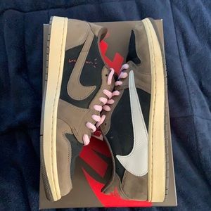Jordan 1 low Travis Scott Mocha